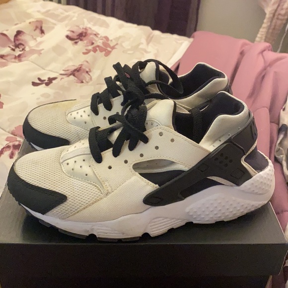 Nike sneakers - Picture 2 of 4